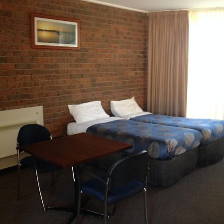The Central Hotel Motel Лейкс Ентранс Стая снимка